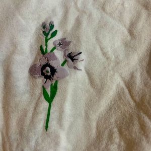 Plain wight tee I think it is what side story